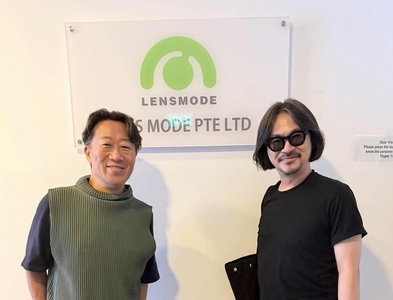 LENSMODE本社にて